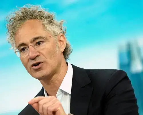 Palantir's Revenue Soars, Exceeding Market Expectations