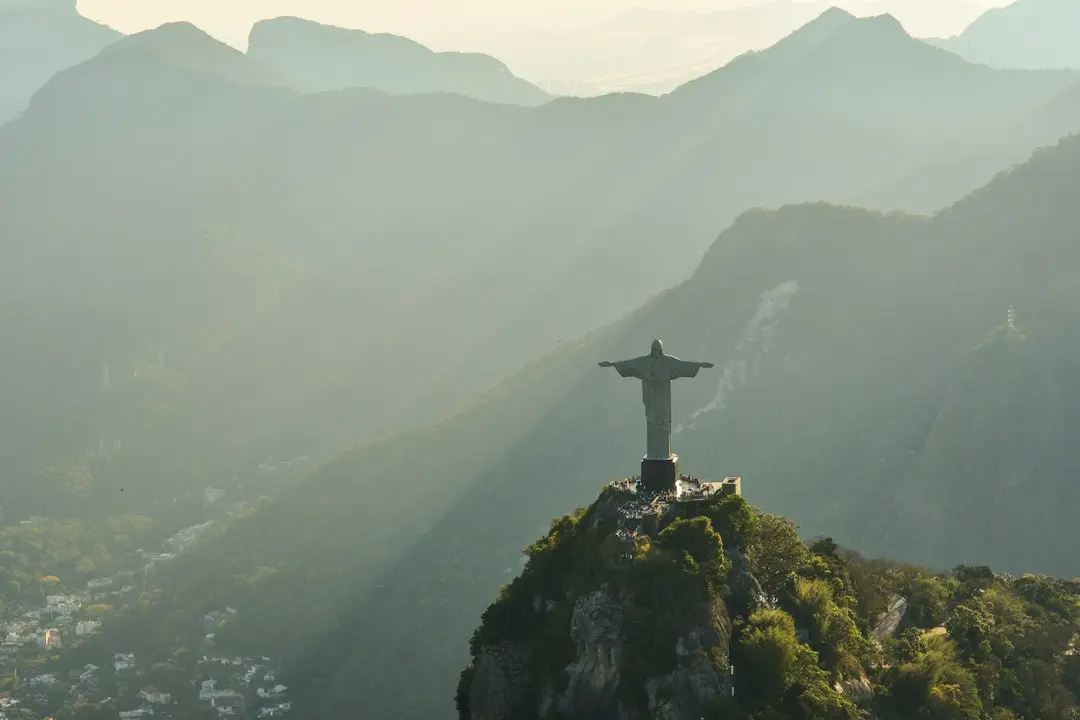 Brazil Extends Voting Hours After Transport Complaints