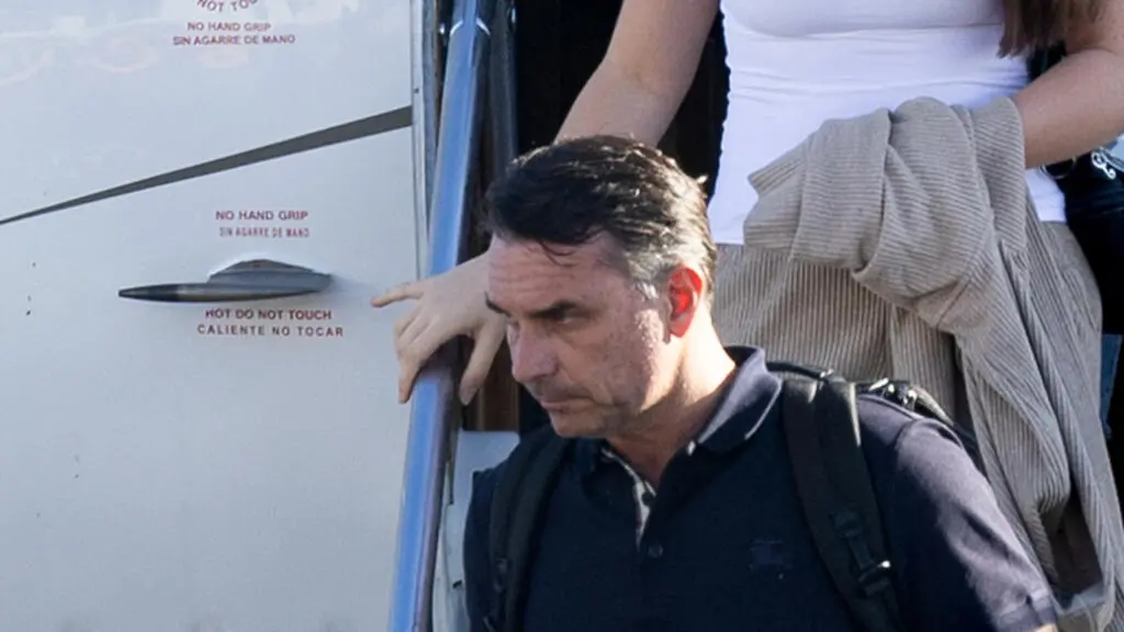 Brazil's Legal Candidate Flies to Florida