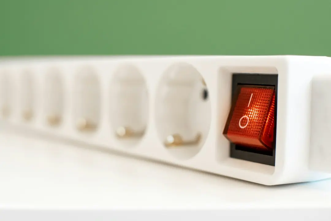UK Power Grid Assures Winter Reliability Despite Internal Engineering Concerns